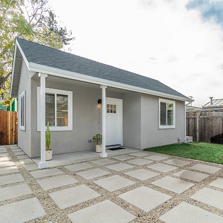 In-law suite addition with private entrance in Jacksonville