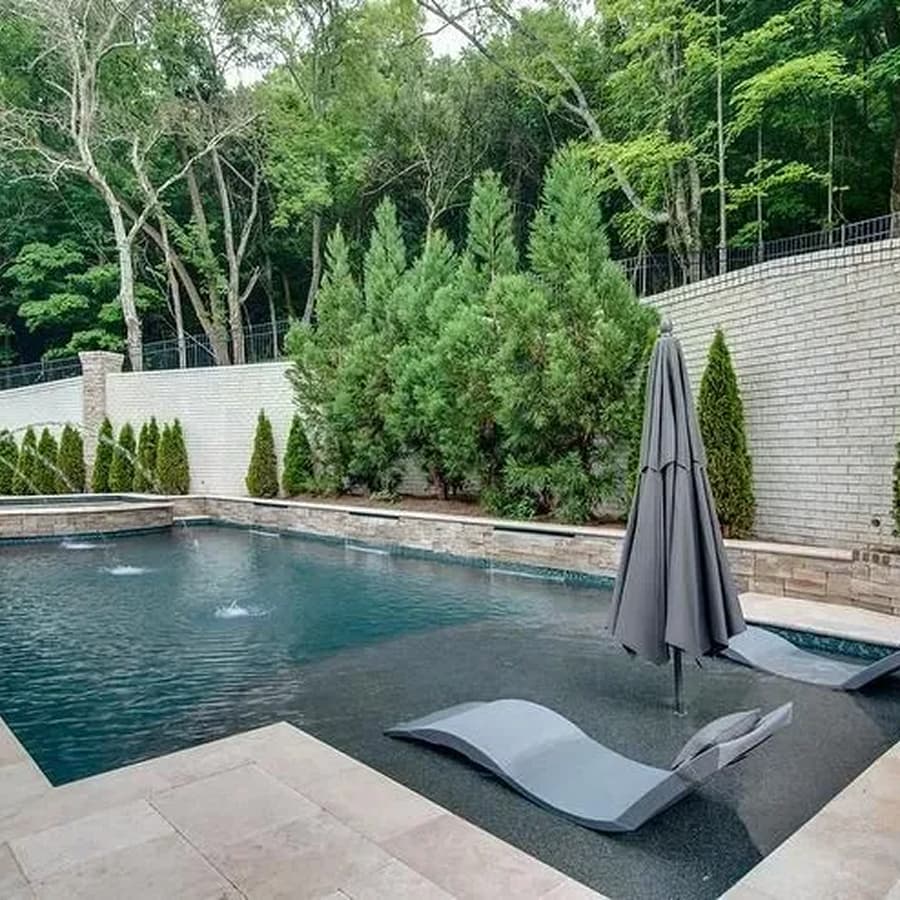 Custom swimming pool construction in Florida backyard